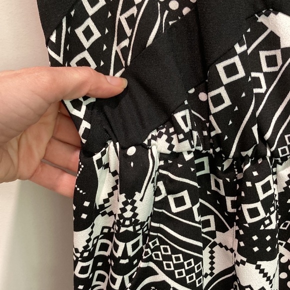 MISS Selfridge black and white Sleeveless jumpsuit - Picture 11 of 17